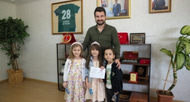 Miniklerden Piraziz Belediye Başkanı Ayyıldız’a Nezaket Ziyareti