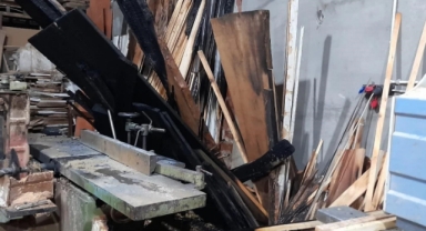 Mobilya dükkanında çıkan yangın panik yaşattı