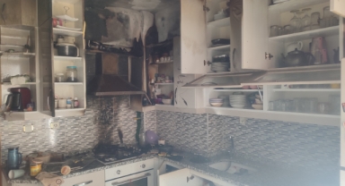 Mutfakta çıkan yangın evi küle çeviriyordu