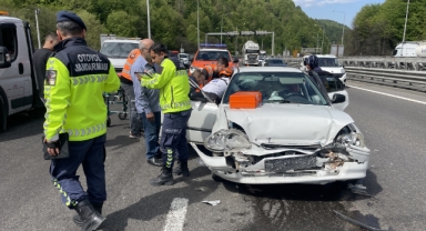 Otomobil ile oto kurtarıcısının karıştığı kazada 3 kişi yaralandı