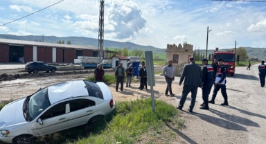 Otomobil menfeze düştü: 1 yaralı