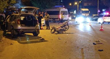 Otomobille kafa kafaya çarpışan motosiklet sürücüsü hayatını kaybetti