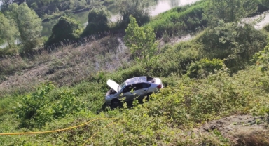 Samsun'da otomobil şarampole uçtu: 2 yaralı