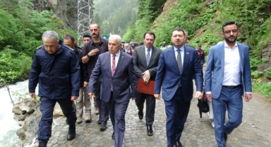 Suudi Arabistan'ın Ankara Büyükelçisi Al-Nasr, 9 yaşındaki kayıp çocuğun arama çalışmalarını yerinde inceledi   