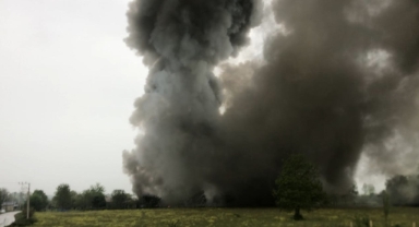 Tavuk besihanesi yangında kullanılamaz hale geldi