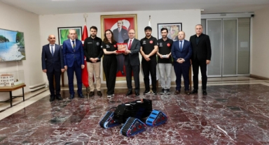 TEKNOFEST Şampiyonları ve Milli Sporcular Gençlik Haftası'nda Giresun Valiliği'nde Konuk Edildi