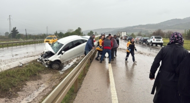 Tokat'ta iki otomobil çarpıştı: 5 kişi yaralandı