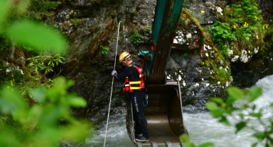 Trabzon'da 6 gün önce dereye düşen çocuğun cansız bedenine ulaşıldı