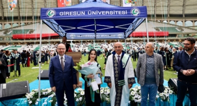 Vali Serdengeçti, Gençlerin Sevincine Ortak Oldu