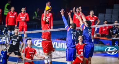 A Milli Erkek Voleybol Takımı, Fransa'ya mağlup oldu