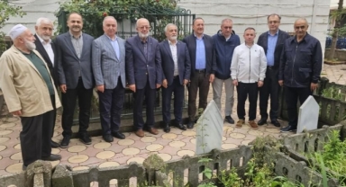 Ak Parti Milletvekili Ali Temür, Kiraz Hoca Efendi’yi Anma Programına Katıldı