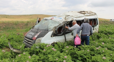 Amasya’da minibüs tarlaya uçtu: 1 ölü, 4 yaralı