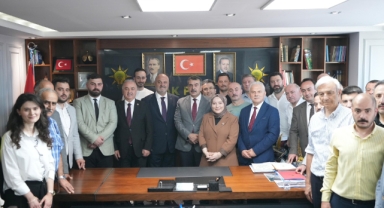 Bakan Tekin, AK Parti Giresun İl Başkanlığı’nda Teşkilat ve Esnafla Buluştu