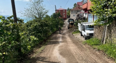 Espiye’de O Köyde Yol Bakım ve Onarım Çalışmaları Gerçekleştirildi