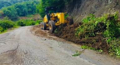 Espiye'de Yol Bakım ve Onarım Çalışmaları Sürüyor