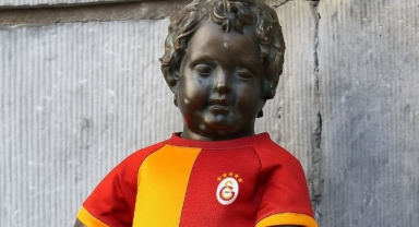 Galatasaray'ın 5 yıldızlı forması, 406 yıllık Manneken Pis heykeline giydirilecek