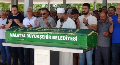 Giresun'da denizde boğulan baba-oğul Malatya'da toprağa verildi
