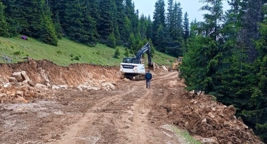 Giresun’da Yayla Yollarına Güvenli Ulaşım İçin Çalışmalar Sürüyor