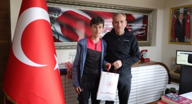 Giresunlu Kaykay Sporcusu Berat Sarıaydın’dan Büyük Başarı: Türkiye Finalleri’ne Yükseldi