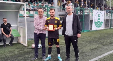 Gol Kralı Harun Can Gürel’e Plaket