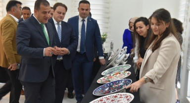 Görele'de çini sergisi açıldı