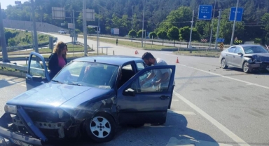 İki otomobilin çarpıştığı kazada 2 kişi yaralandı