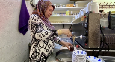 Kastamonu'da çay ocağı işleten kadın örnek oluyor