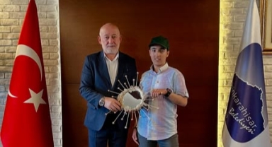Özel Eğitim Öğrencisinden, Başkan Şentürk’e Anlamlı Ziyaret