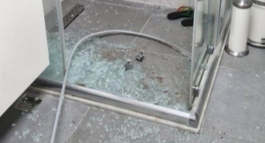 Patlayan duş kabininde yaralandı, 1 aydır direksiyon başına geçemiyor