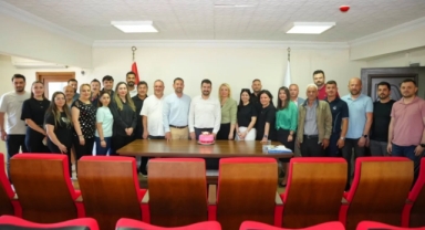 Piraziz Belediye Başkanı M. Esat Ayyıldız’a Belediye Personellerinden Sürpriz Doğum Günü Kutlaması