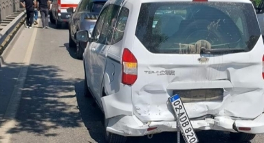 Samsun'da 4 aracın karıştığı trafik kazasında 2 kişi yaralandı
