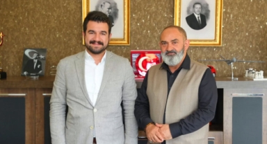 Sanatçı Dursun Ali Erzincanlı, Piraziz Belediyesi’nin Konuğu Oldu