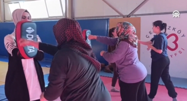 Tekirdağ’da yakın dövüş kursunu tamamlayan kadınlar sertifikalarını aldı