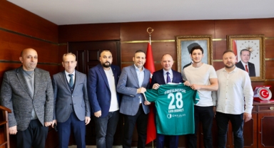 Vali Serdengeçti, Giresunspor Erkek Hentbol Takımını Ağırladı