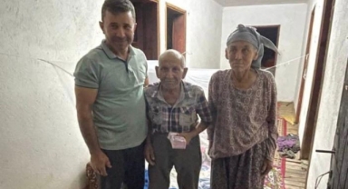 Yangında 80 bin lirasını kaybeden yaşlı adamın parası yenisiyle değiştirildi