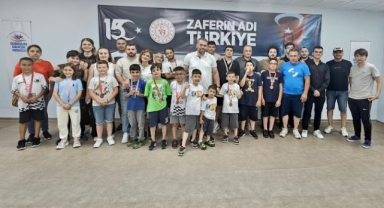 15 Temmuz Demokrasi ve Milli Birlik Günü Satranç Turnuvası Giresun’da Tamamlandı