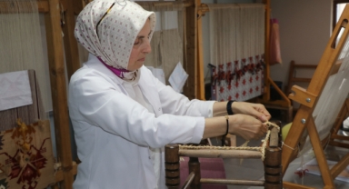 47 Yaşında Üniversiteden Mezun Oldu: Azmi İlham Veiryor