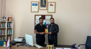 Alucra HEM’de Duygusal Veda: Oğuzhan Yıldız’a Plaketle Uğurlama