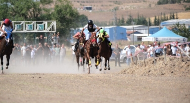 At yarışları nefes kesti
