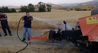 Balya makinesi yangın çıkarttı: Yangın tüpü faciayı önledi