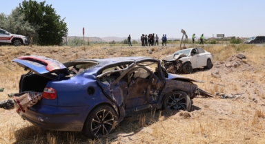 Çarpışan otomobiller tarlaya uçtu: 1 ölü, 1 ağır yaralı