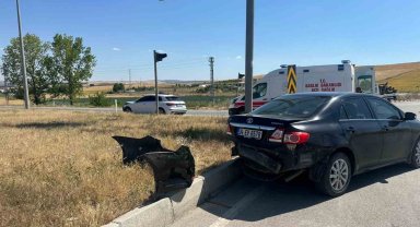 Çorum'da iki otomobil çarpıştı: 4 yaralı