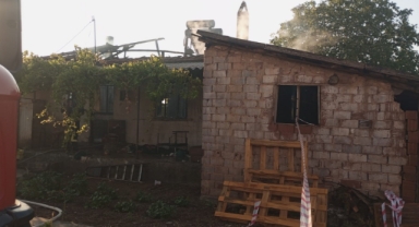 Evde çıkan yangında yatağa bağımlı yaşlı kadın hayatını kaybetti