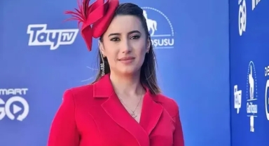 Evinde ölü bulunan yarış spikeri toprağa verildi