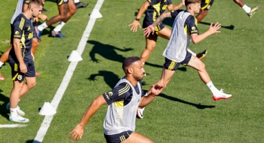 Fenerbahçe, yeni sezon hazırlıklarını akşam idmanıyla sürdürdü