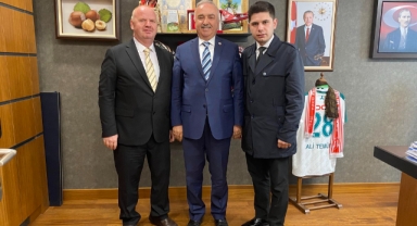 Giresun Dernekler Federasyonu Genel Sekreteri Yazar’dan Milletvekili Temür’e Ziyaret