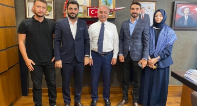 Giresun Milletvekili Temür Genç Siyasetçileri Mecliste Ağırladı