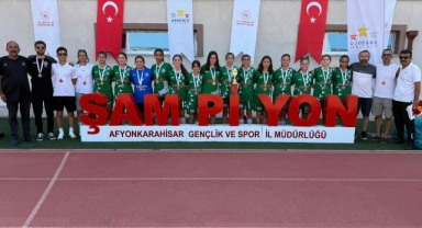 Giresunlu Kız Futbolcular Türkiye Üçüncüsü Oldu!