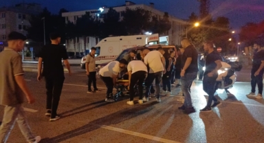 Hafif ticari araçla çarpışan motosikletin sürücüsü yaralandı