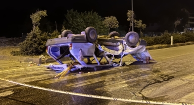 İki otomobilin çarpıştığı kazada 2'si ağır 7 kişi yaralandı   